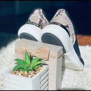 Michael Kors sneakers 💕